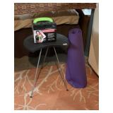 SMALL LIGHT WEIGHT PLASTIC SIDE TABLE, NEW 5LB