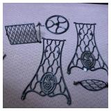 SINGER MFG. CO CAST IRON SEWING MACHINE BASE