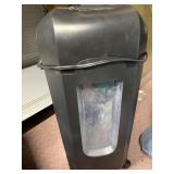 MEMBERS MARK PAPER SHREDDER WORKS WELL