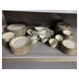 NORITAKE CHINA OCCUPIED JAPAN SERVICE FOR 8 WITH
