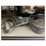 MARTH STEWART 1/2 QT. SAUCER POT LIKE NEW AND