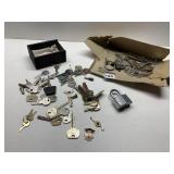 ASSORTED KEY, NOT SURE IF KEY FOR LOCK, PENDANT