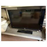 31" LG FLAT SCREEN TV, NO REMOTE