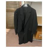 LONDON FOG MADE IN THE USA OVER COAT SZ LARGE