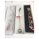 CHRISTMAS PENDANT NECKLACE RHINESTONE SURROUND