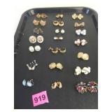 GROUP OF EARRINGS CLIP ON SCREW BACK GOLD TONE