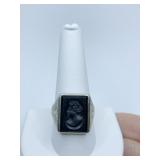 10K RING W/ CARVED BLACK STONE 10. GRAMS