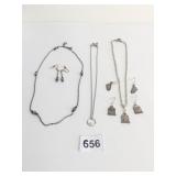 PENDANT NECKLACE WITH RHINESTONE IN CIRCLE