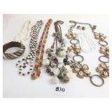 RETRO MOD FLOWER SUEDE WITH SEASHELLS CHAIN LINK