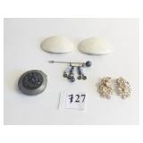 MAREL FLOWER EARRINGS STICK PIN ROUND LIDDED BOX