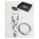 YUSHI SILVER TONE NECKLACE MODERN DESIGN BOXED