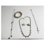 GOLD TONE STRETCH BRACELET CRYSTAL GOLD TONE