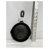 6" CAST IRON SKILLET MARKED 3 2P ON BOTTOM