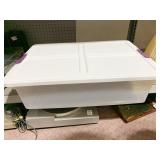 LOCKING LID 32 QT TOTE W/ LID