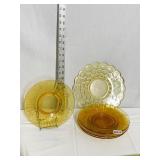 4 ETCHED AMBER GLASS LUNCH PLATES AND ONE SERVING