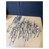 ASSORTED SILVERPLATE VINTAGE FLATWARE