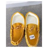NEW SZ. 12 SLIPPERS