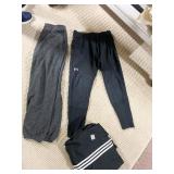 ADIDAS EXTRA LARGE PANTS ZIPPER LEGS ON BASE (HAS