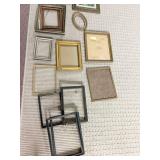 METAL OVAL PICTURE FRAME, HUMMINGBIRD PRINT, JIM