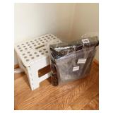 FOLDABLE STEP STOOL & FOLDING PUZZLE MAT NEW