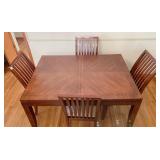 MAHOGANY FINISH DINNING ROOM SET WITH 4 CHAIRS