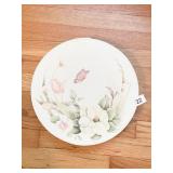 HAND PAINTED FLORAL IMAGE ON ROUND WOOD LID