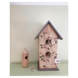 WOOD BIRDHOUSES Dï¿½COR & BIRDS IN A PAIL PLAQUE