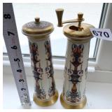 LENOX W/ PEPPER GRINDER 24K GOLD HAND DECORATION