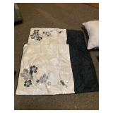 LARGE STORAGE TOTE WITH DECORATIVE PILLOWS