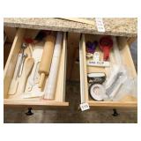 WOOD ROLLING PIN, PLASTIC MEASURING CUPS, ETC.