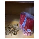 TRIVET, PLASTIC CUPS