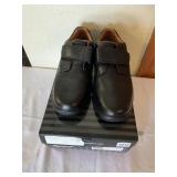 NEW 12 W COMFORT SHOES