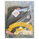 VINTAGE NEW PITTSBURGH PIRATES T SHIRT SEALED IN