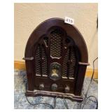 GE TABLETOP RADIO MODEL 7-4100JA, WOOD VENEER