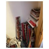 LARGE AMOUNT WRAPPING PAPER AND BOXES