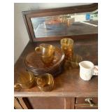 8 PIECE SET OF BROWN GLASS SERVING SET