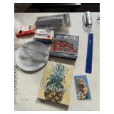 WELCOME PINEAPPLE AND FAMILY FRAME AND WENDEL