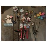 HOLIDAY SIGNS, GARDEN POT SIGNS