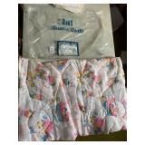 COLORED CHILDRENï¿½S QUILT VERY NICE SHAPE AND