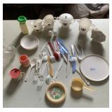 VINTAGE PLASTIC CUTLERY 1983