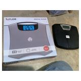 TAYLOR DIGITAL SCALE 440 LB. & HEALTH O METER