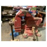 COLUMBIA 03 1/2 M3 BENCH VICE (NEEDS TAKEN OFF