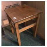 PINE SIDE TABLE