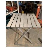 FOLDING TABLE