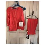 NEW PLUS SIZE WOMAN 2 PC SET, TOP 2X, BOTTOMS 3X