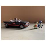BAT MOBILE WITH REMOVABLE FIGURES