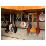 PIZZA CUTTER MISC KITCHEN UTENSILS