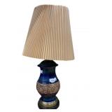 UNUSUAL 1950S LAMP CERAMIC CENTER WITH CARB WOOD