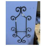IRON PLATE RACK MOUNTS TO WALL 23 INCHES H 11