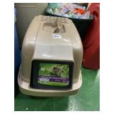 NEW CAT LITTER BOX W/ SAND SIFTER